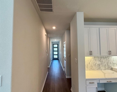 3017 Settlement Dr - Photo Thumbnail 2