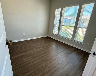3017 Settlement Dr - Photo Thumbnail 21