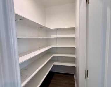 3017 Settlement Dr - Photo Thumbnail 7