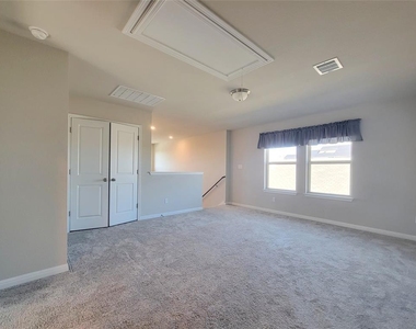 220 Mountain Valley St - Photo Thumbnail 13