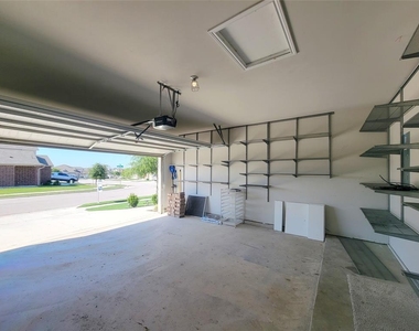 220 Mountain Valley St - Photo Thumbnail 19