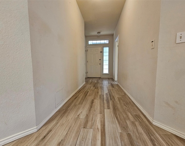 8506 Hillrock Dr - Photo Thumbnail 15