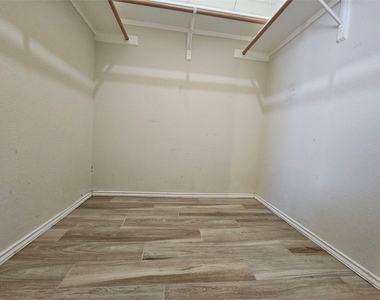 8506 Hillrock Dr - Photo Thumbnail 2