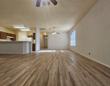 8506 Hillrock Dr - Photo Thumbnail 10