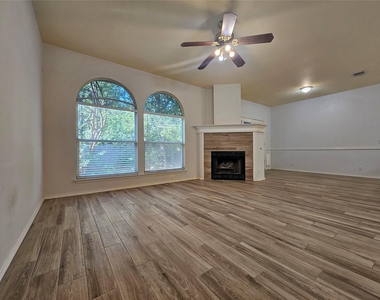 8506 Hillrock Dr - Photo Thumbnail 9
