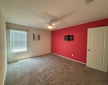21300 Bird Wing Dr - Photo Thumbnail 7