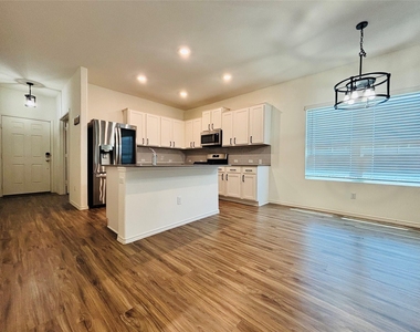 21300 Bird Wing Dr - Photo Thumbnail 4