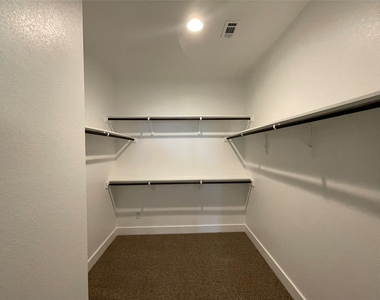 232 Sapphire Rd - Photo Thumbnail 17