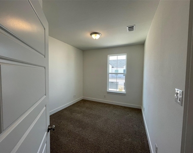 232 Sapphire Rd - Photo Thumbnail 22