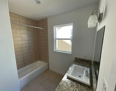 232 Sapphire Rd - Photo Thumbnail 16