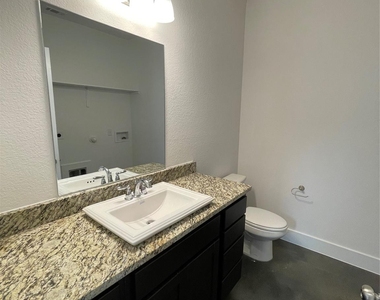 232 Sapphire Rd - Photo Thumbnail 9