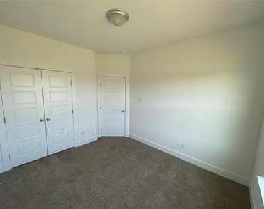232 Sapphire Rd - Photo Thumbnail 14