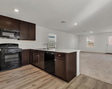 231 Gabbro Gdns - Photo Thumbnail 6