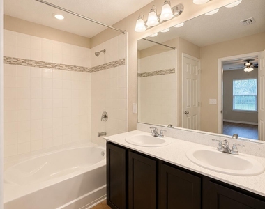 817 Trellis Bay Drive - Photo Thumbnail 14