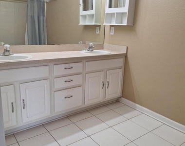 7540 Red Crane Lane - Photo Thumbnail 17