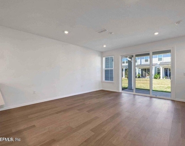 265 Brandon Lakes Drive - Photo Thumbnail 2