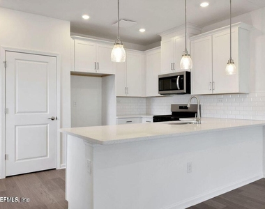 265 Brandon Lakes Drive - Photo Thumbnail 6