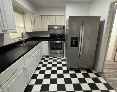 1514 W 5th Street - Photo Thumbnail 1