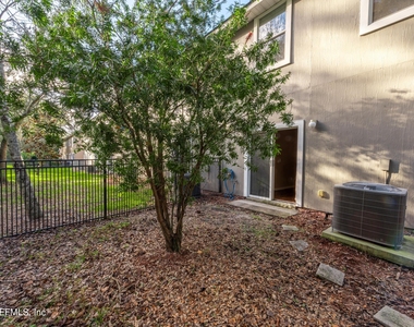 807 Scrub Jay Drive - Photo Thumbnail 3