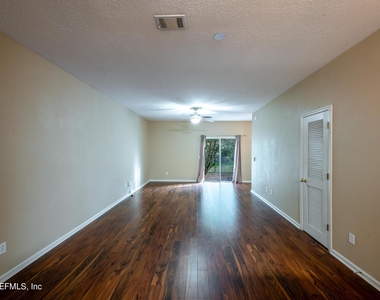 807 Scrub Jay Drive - Photo Thumbnail 11