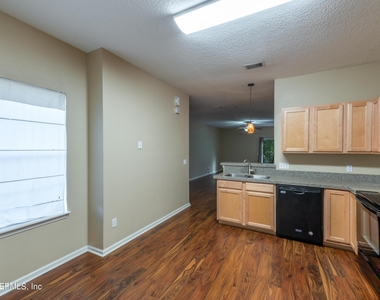 807 Scrub Jay Drive - Photo Thumbnail 16