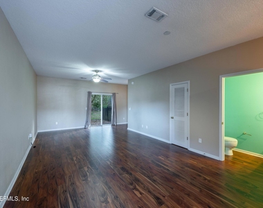 807 Scrub Jay Drive - Photo Thumbnail 7