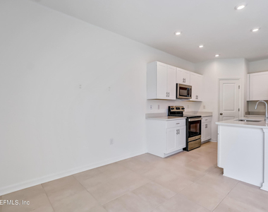 280 Anthony Drive - Photo Thumbnail 14