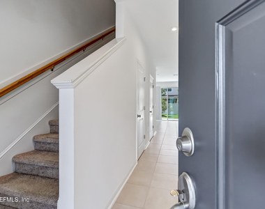 280 Anthony Drive - Photo Thumbnail 4