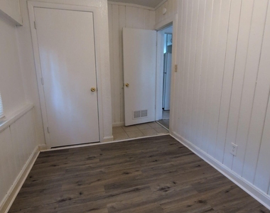 1454 Winthrop Street - Photo Thumbnail 8