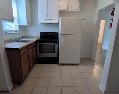 1454 Winthrop Street - Photo Thumbnail 3