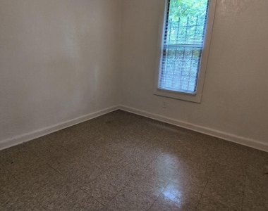 1454 Winthrop Street - Photo Thumbnail 9