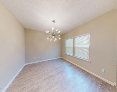 3965 Cloverdale Court - Photo Thumbnail 9