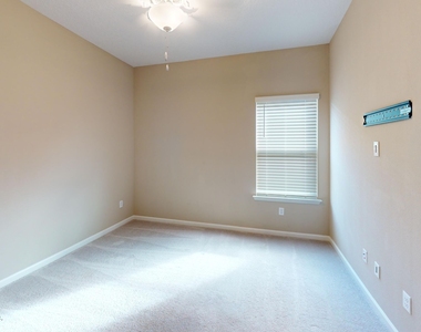 3965 Cloverdale Court - Photo Thumbnail 36