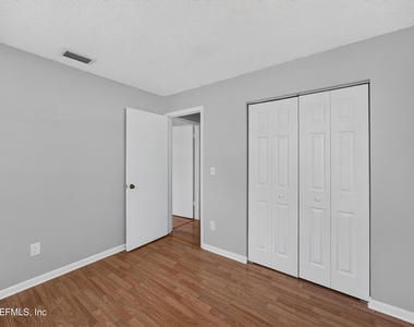 328 Palos Court - Photo Thumbnail 15