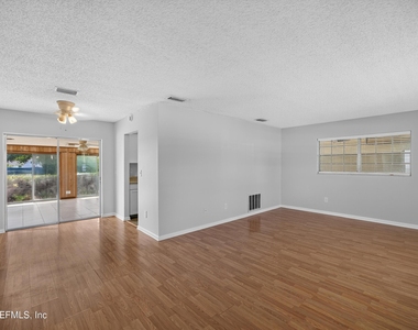 328 Palos Court - Photo Thumbnail 2