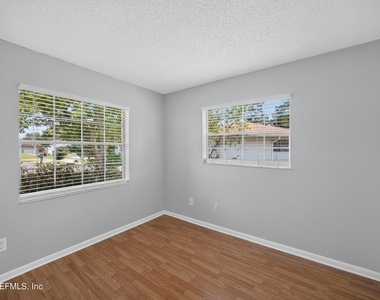 328 Palos Court - Photo Thumbnail 13