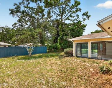 328 Palos Court - Photo Thumbnail 23