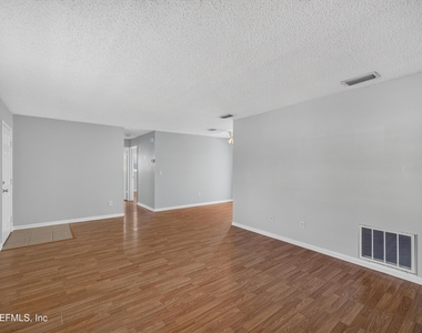 328 Palos Court - Photo Thumbnail 4
