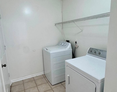 8250 Lakemont Drive - Photo Thumbnail 14