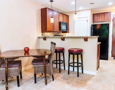 945 Registry Boulevard - Photo Thumbnail 5