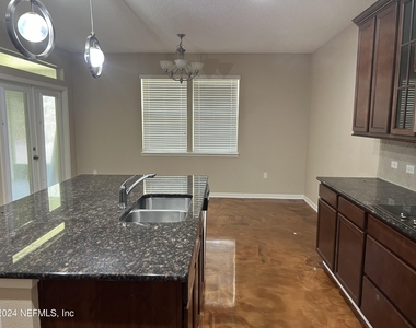 5063 Johnson Creek Drive - Photo Thumbnail 6
