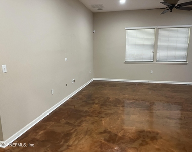 5063 Johnson Creek Drive - Photo Thumbnail 14