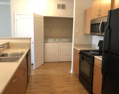 8290 Gate Parkway - Photo Thumbnail 5