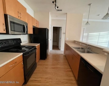 8290 Gate Parkway - Photo Thumbnail 9