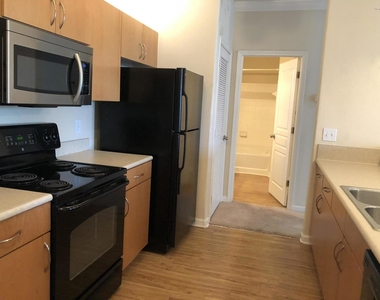 8290 Gate Parkway - Photo Thumbnail 4