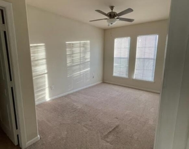 8290 Gate Parkway - Photo Thumbnail 20