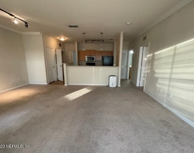 8290 Gate Parkway - Photo Thumbnail 11