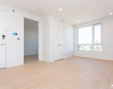 280 Meeker Ave - Photo Thumbnail 4