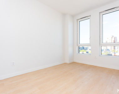 280 Meeker Ave - Photo Thumbnail 8