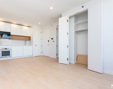 280 Meeker Ave - Photo Thumbnail 5